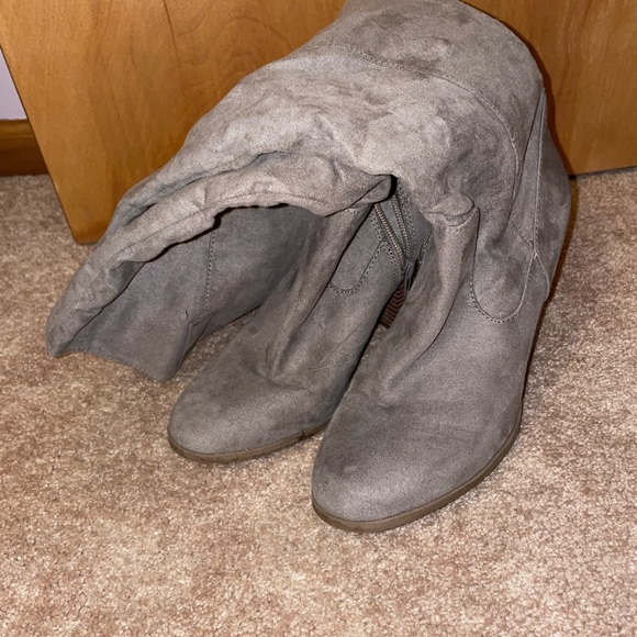 Boots - Picture 2 of 4